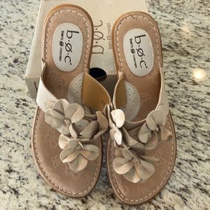 Born sandals size 6. New in box.